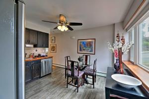 Φωτογραφία από το άλμπουμ του Yonkers Apt with Balcony Walk to Train Station! σε Γιόνκερς