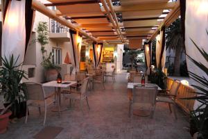 Restaurace v ubytování Lambrinos Suites
