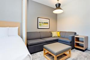 Posezení v ubytování Hyatt Place Kelowna