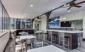 Restaurace v ubytování Days Inn & Suites by Wyndham Spokane