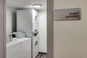 Foto sihtkohas Spokane asuva majutusasutuse Days Inn & Suites by Wyndham Spokane galeriist