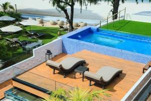 Bazén v ubytování Kundala Beach Resort Hua Hin nebo v jeho okolí