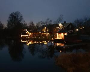 SmedjebackenLottas stuga的相册照片