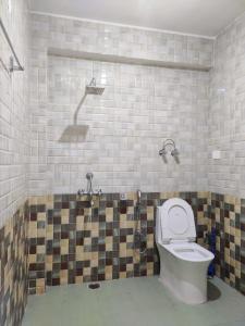 Ένα μπάνιο στο The Paradise, Old Manali