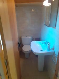 Um banheiro em Cal Calau