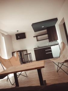 Una cocina o kitchenette en BLU APARTMENTS