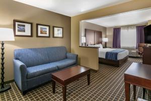 Postel nebo postele na pokoji v ubytování Comfort Inn Fort Collins North