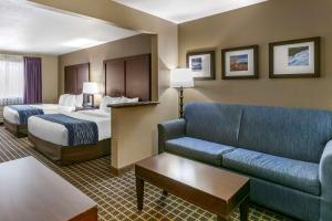 Postel nebo postele na pokoji v ubytování Comfort Inn Fort Collins North