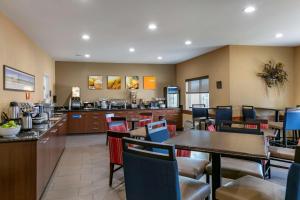 Posezení v ubytování Comfort Inn Fort Collins North