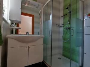 Kúpeľňa v ubytovaní Ferienwohnung Stoff + 34 fotografií