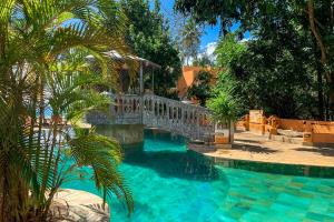 Swimmingpoolen hos eller tæt på Nomad Beach Resort