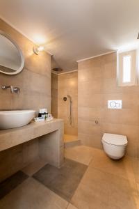 Ένα μπάνιο στο To Rantevou tis Alykis Rooms & Apartments