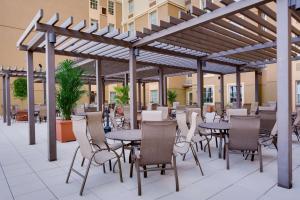 Un restaurant sau alt loc unde se poate mânca la Drury Inn & Suites San Antonio Near La Cantera