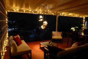 Гостиная зона в Marigot Palms Luxury Caribbean Apartment Suites
