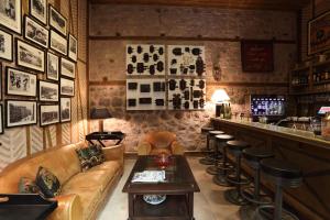 A seating area at Divan Cukurhan