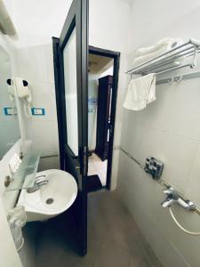 Koupelna v ubytování Thang Long Hotel