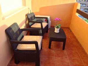 Część wypoczynkowa w obiekcie Bright apartment with sea view in Casares, 96 m², pool