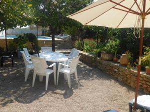 Zahrada ubytování Elegant Villa in Sant Miquel de Balansat with Private Pool