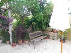 Zahrada ubytování Elegant Villa in Sant Miquel de Balansat with Private Pool