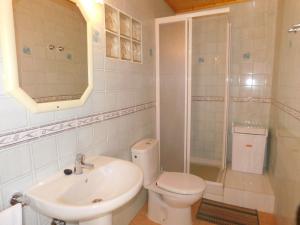 Koupelna v ubytování Elegant Villa in Sant Miquel de Balansat with Private Pool