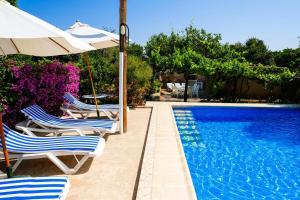 Bazén v ubytování Elegant Villa in Sant Miquel de Balansat with Private Pool nebo v jeho okolí