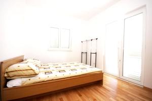 Fotografie z fotogalerie ubytování Spacious apartment in Žrnovo with shared pool 100 m² v destinaci Korčula