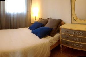 Cama o camas de una habitación en 2 bedrooms house with enclosed garden and wifi at Algodonales