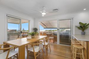 Foto de la galería de East Point Holiday Home en Crescent Head