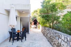 Patio nebo venkovní prostory v ubytování Charming Studio in Zavala - 25 m² - Parking Included