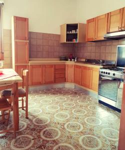Küche/Küchenzeile in der Unterkunft 3 bedrooms appartement at Solarussa