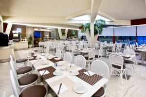 מסעדה או מקום אחר לאכול בו ב-Hotel Desenzano