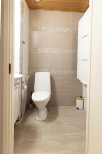 Ένα μπάνιο στο Apartment Rovakatu D28