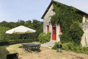 Taman di luar Gîte des Ecuries d'Hodebert