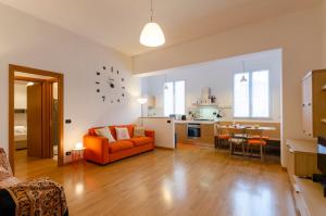 Kuchyňa alebo kuchynka v ubytovaní JOIVY Apt for 4, metres from beach, in Sestri Levante