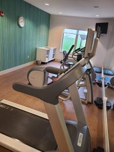 Holiday Inn Express Hotel Suites Sheldon An Ihg Hotel Usa Booking Com Holiday Inn Express Hotel Suites Sheldon An Ihg Hotel Usa Booking Com