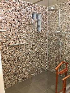 Koupelna v ubytování Les 3 Coeurs - Chambres chez charmants habitants + 25 fotografií