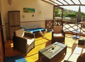 Część wypoczynkowa w obiekcie Apartamento Neptuno playa 06