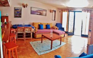 Część wypoczynkowa w obiekcie Apartamento Neptuno playa 06