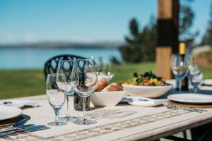 Restaurant ou autre lieu de restauration dans l'établissement Mt Cook Lakeside Retreat