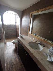 Phòng tắm tại 62 ROOM PENINSULA CAPITAN