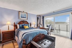 The Oceanfront Inn on Stephens Bay客房内的一张或多张床位