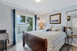 The Oceanfront Inn on Stephens Bay客房内的一张或多张床位
