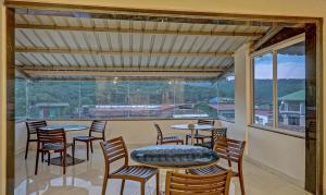 Gallery image of Hotel Lake Paradise Mahabaleshwar in Mahabaleshwar