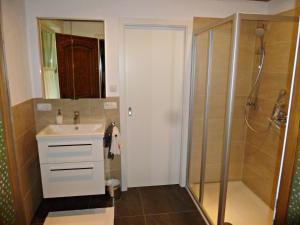 Koupelna v ubytování Ferienappartement in der Wolfsgrube-Rambichler