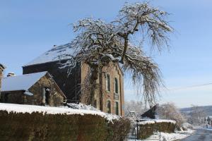 L'ancienne école d'Erpigny að vetri til