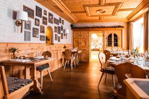 Restaurace v ubytování Hotel Steinbock Pontresina