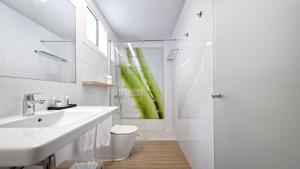 Un baño de Hotel Aloe Canteras