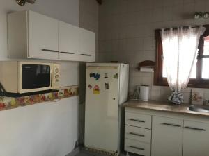 Η κουζίνα ή μικρή κουζίνα στο La Abuela