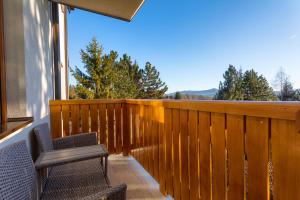 O vedere generală la munți sau o vedere la munte luată de la acest apartament