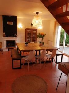 Gallery image of Villa bord de mer avec piscine et jacuzzi in Pénestin